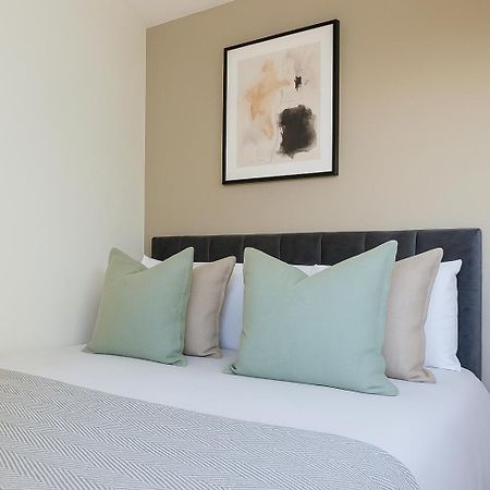Cozy Rooms By Morden Tube Mitcham Bagian luar foto
